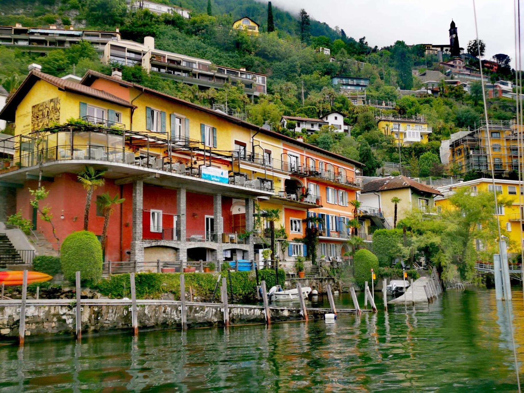 Art Hotel Ristorante Posta Al Lago 론코 소프라 아스코나 외부 사진